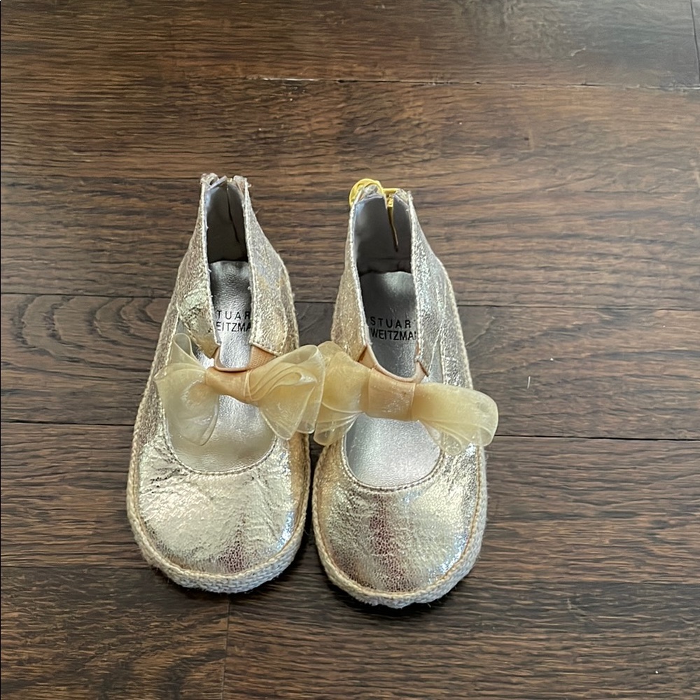 Stuart Weitzman Gold Dress Shoes Elegant Design
